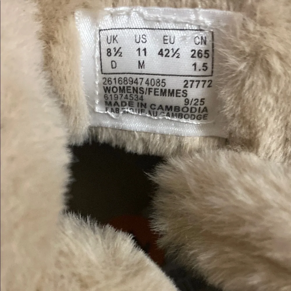 Clarks Women's Tan Ankle Boots with Faux Fur Lining Size 11